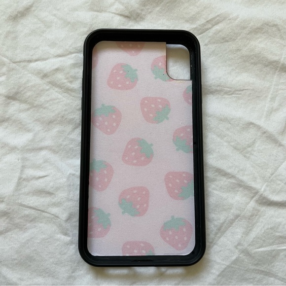 🍓wildflower pink strawberry iphone xr case🍓 - Picture 2 of 3